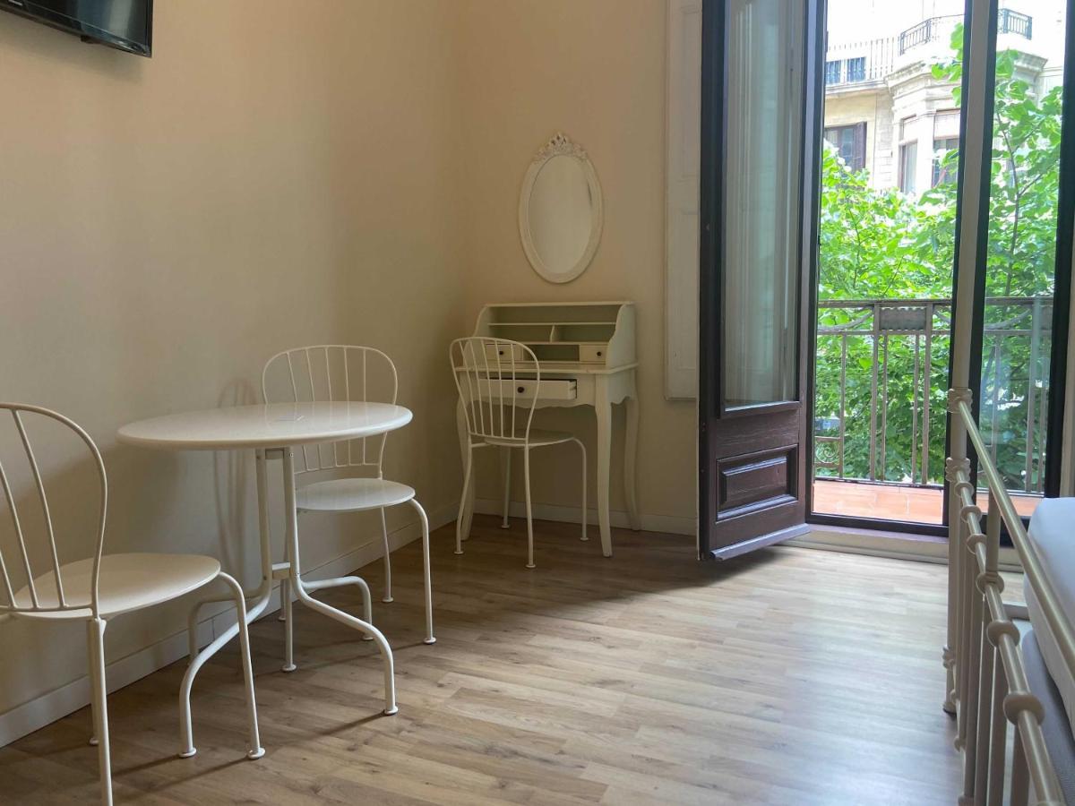 Lumine Luxury Suites By Gaiarooms Барселона Экстерьер фото