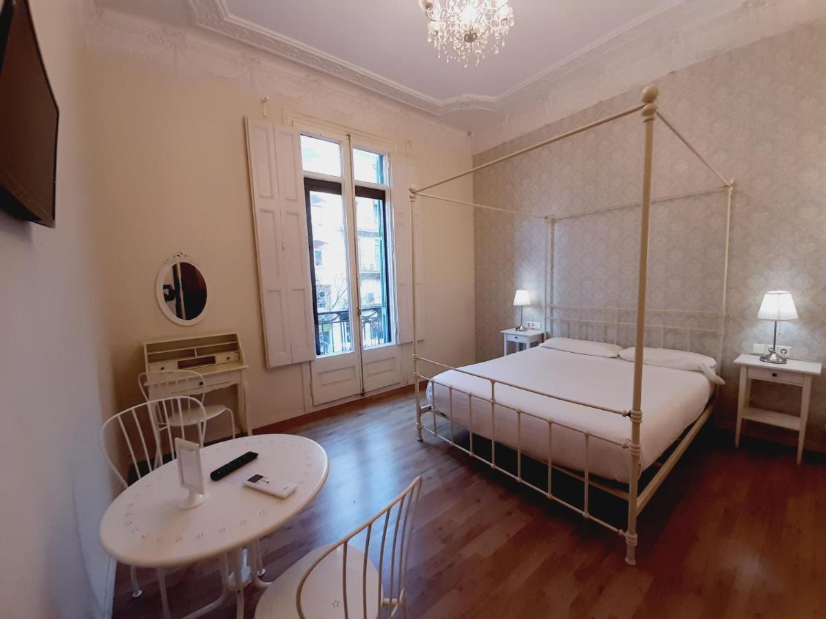 Lumine Luxury Suites By Gaiarooms Барселона Экстерьер фото